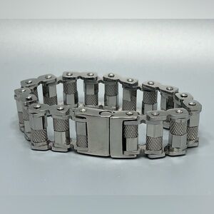 LEGACY FOR MEN BY SIMONE I. SMITH Barrel Link Biker Bracelet in Stainless Steel